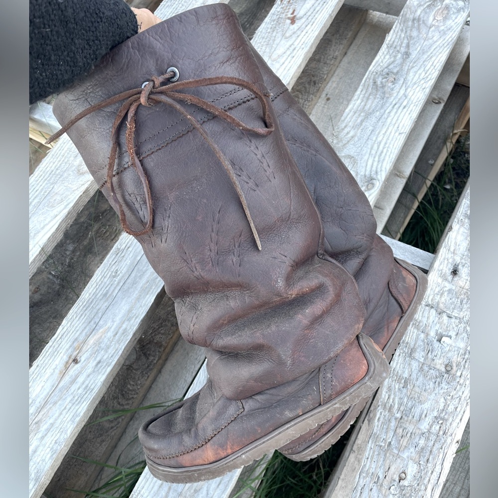 Manitobah Mukkluk size 7